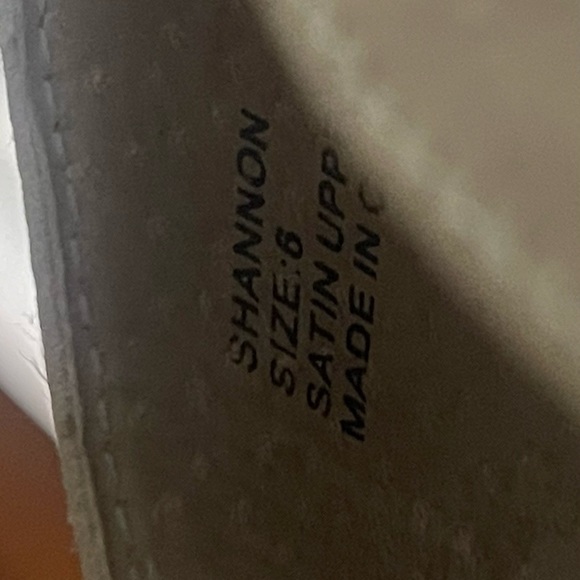 Heels - Picture 3 of 3